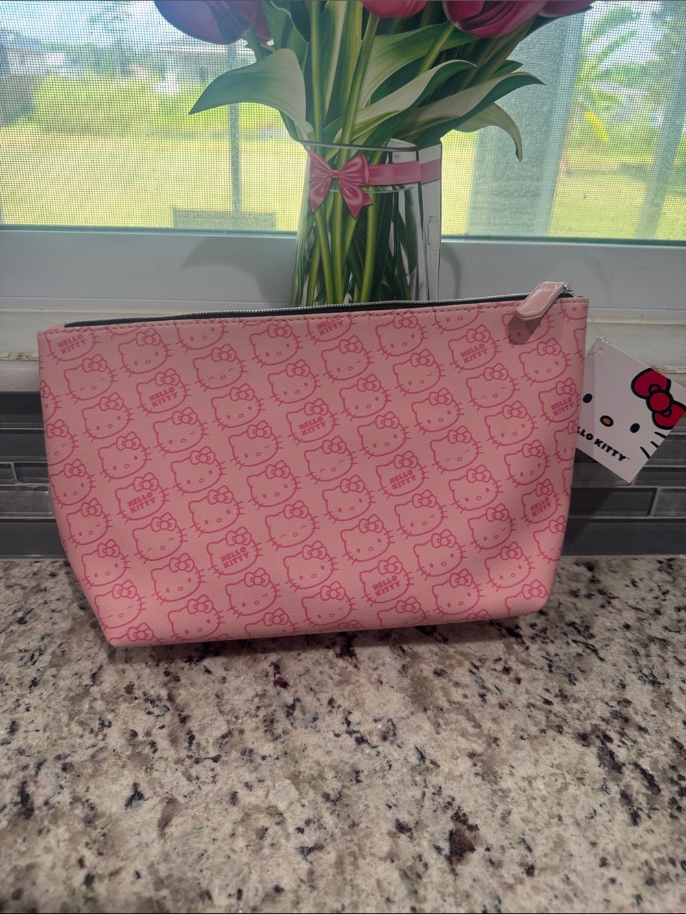 Hello Kitty Pink🎀 Pouch with Bow Accent - Picture 5 of 8